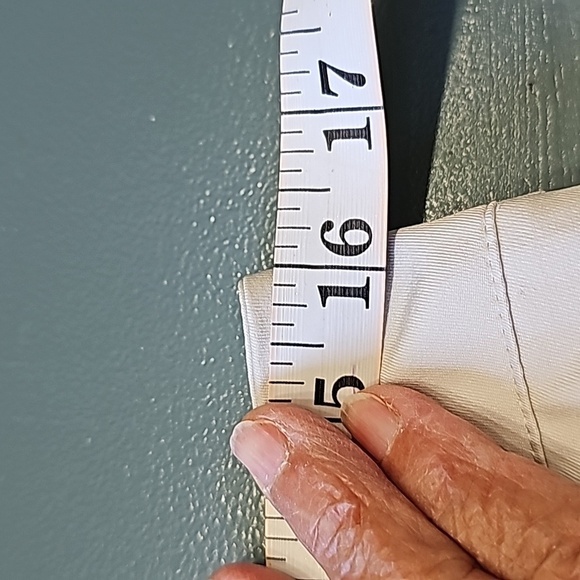 Off White Straight Leg Capri Pants for Effortless Style - Picture 6 of 15